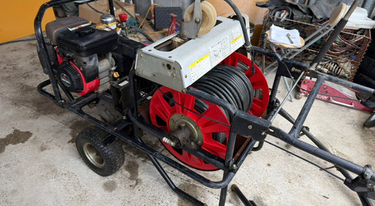 Fumigadora Estacionaria Kioritz con Motor Mitsubishi y Carrete Integrado (Set de Fumigación)