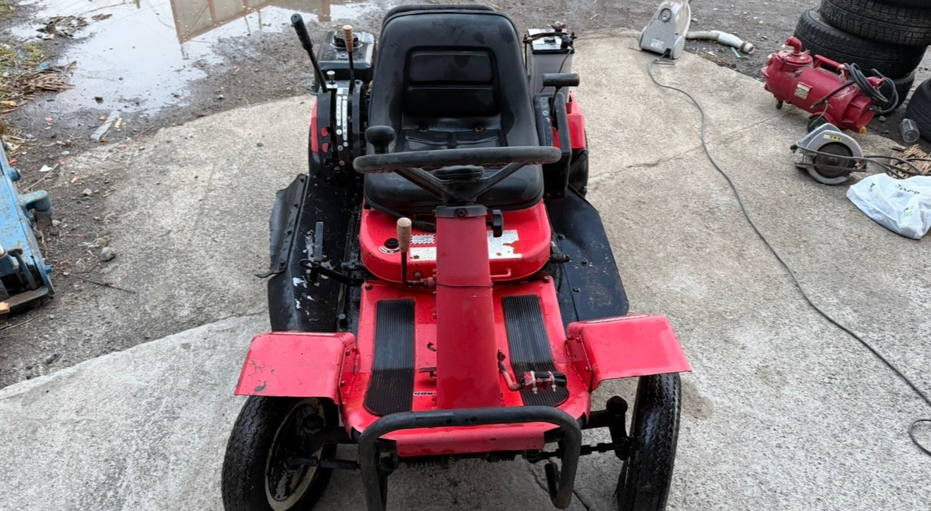 Tractor Cortacésped Compacto - Motor Briggs & Stratton Vanguard 14HP
