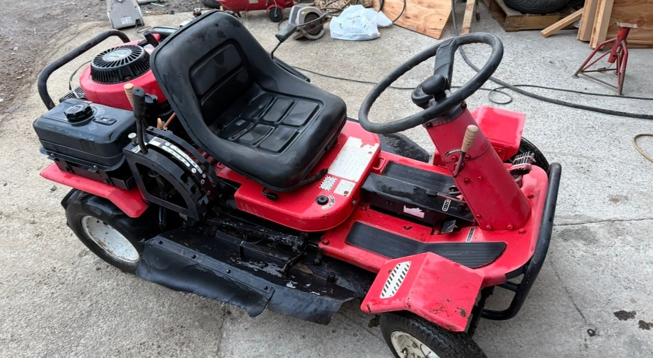 Tractor Cortacésped Compacto - Motor Briggs & Stratton Vanguard 14HP