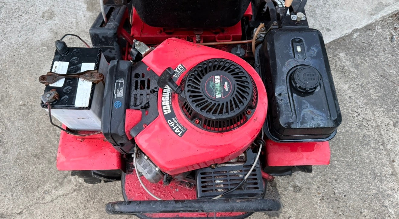 Tractor Cortacésped Compacto - Motor Briggs & Stratton Vanguard 14HP